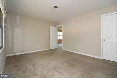 230 APT B Wakefield Rd, Hagerstown, MD 21740 - photo 6