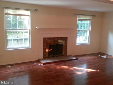 9006 Alexis Ct, Springfield, VA 22152 - photo 2