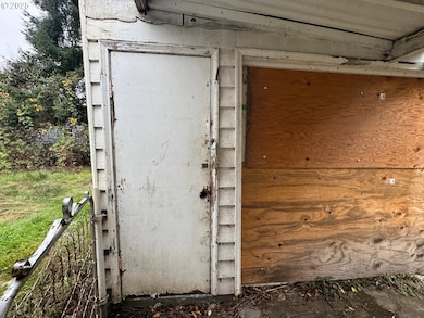 8923 SE Clinton St, Portland, OR 97266 - photo 6