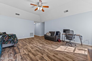 5827 southbend ln-interior-02