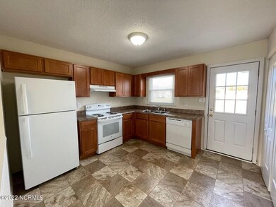 1810 Burgaw Hwy, Jacksonville, NC 28540 - photo 2