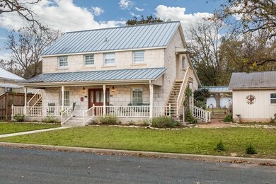 204 N Acorn St, Fredericksburg, TX 78624 - photo 3