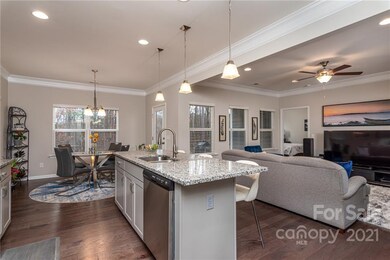 Great kitchen with eat-in bar and breakfast area that opens to the back patio