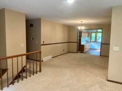 506 Pine Crest Dr, Decorah, IA 52101 - photo 2