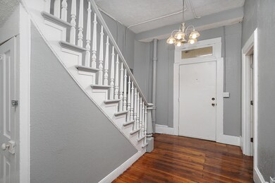 1119 W Elm St - 005