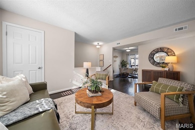 1530 Swallow Dr unit 1530, Saint Louis, MO 63144 - photo 5