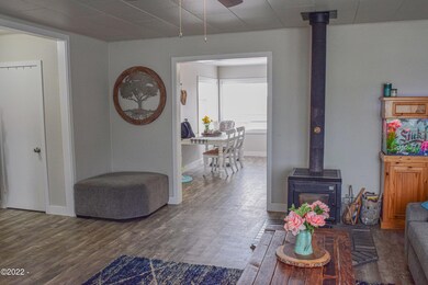 Living room to Kitchen