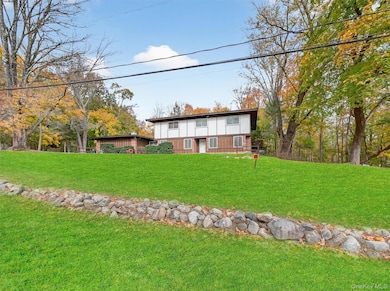 2 Kings Gate Rd, Suffern, NY 10901 - photo 5