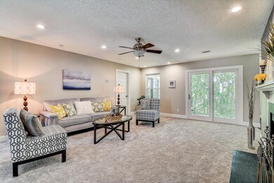 005_Living Room