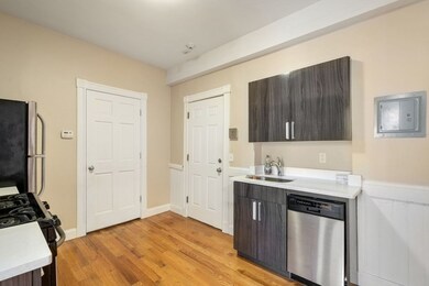155 Salem St unit 2, Boston, MA 02113 - photo 3