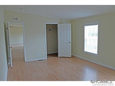 202 Lamonda Dr, Hendersonville, NC 28792 - photo 4