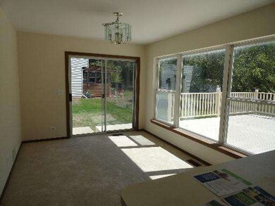 1842 Cambridge Dr, Carpentersville, IL 60110 - photo 5