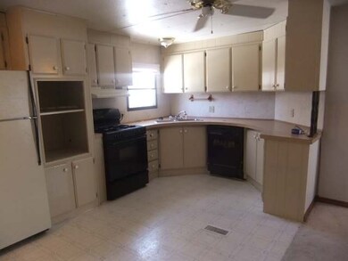 216 S Prairie Ln, Mandan, ND 58554 - photo 4