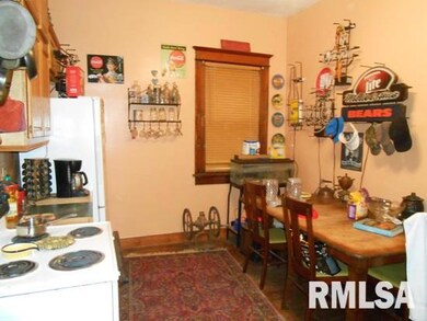 513 W 8th St, Davenport, IA 52803 - photo 3