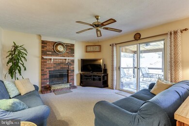 8293 Hammond Branch Way, Laurel, MD 20723 - photo 3