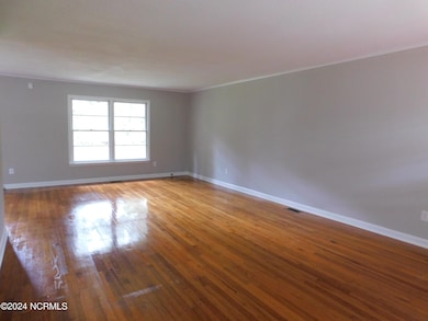 1303 Franklin Ave, Laurinburg, NC 28352 - photo 7