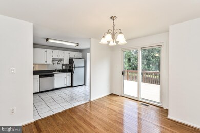 13848 Laura Ratcliff Ct, Centreville, VA 20121 - photo 6