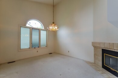 007-Dining_Room-1735964-medium