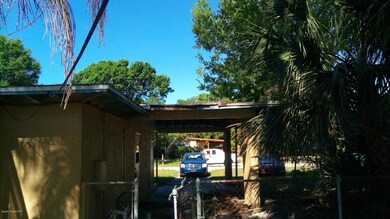 1106 Montclair Dr-CARPORT