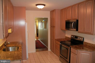 6412 Seven Oaks Ct, Falls Church, VA 22042 - photo 5