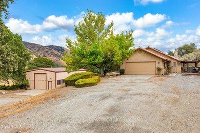 25900 Cumberland Rd, Tehachapi, CA 93561 - photo 2
