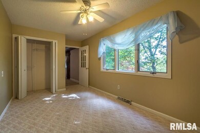 612 W 6th St, Davenport, IA 52803 - photo 7