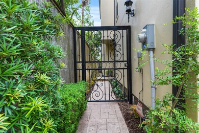 2009 Driscoll St, Houston, TX 77019 - photo 3