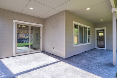 10-web-or-mls-2531-overland-dr