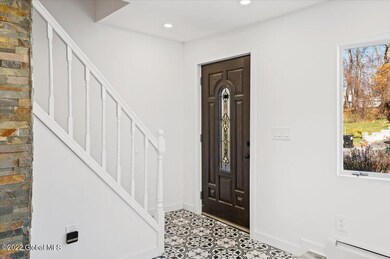 895 Obrien Ave, Schenectady, NY 12303 - photo 5