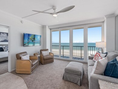 LIVING ROOM WITH VIEWS