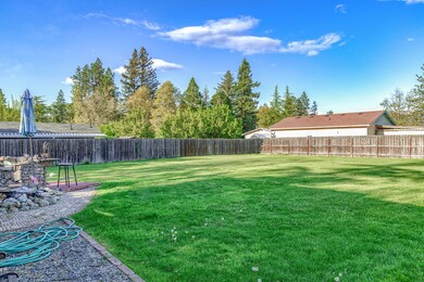 1365 Daisy Ln, Grants Pass, OR 97527 - photo 7