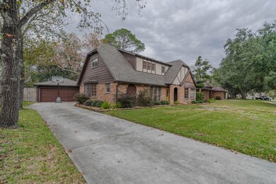 350 Dawn Hill Dr, Friendswood, TX 77546 - photo 2