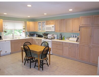 467 Captain Eames Cir, Ashland, MA 01721 - photo 2