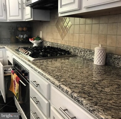 7320 Oakcrest Dr, New Carrollton, MD 20784 - photo 3