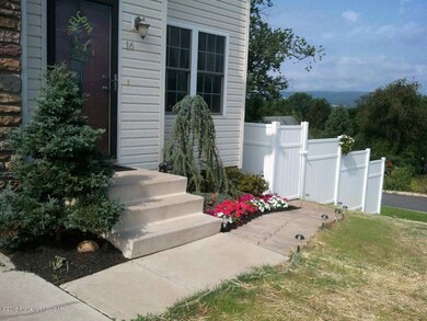 16 Michaeline Dr, Wilkes Barre, PA 18702 - photo 4