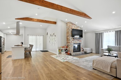 815 Schilling DrDyer IN (NK)-23