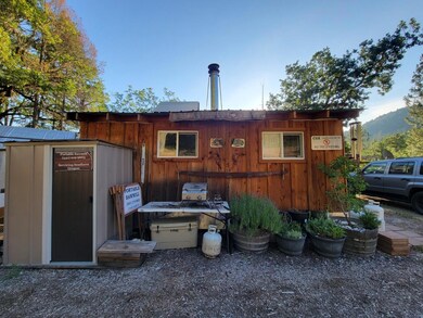 5- RV-Cabin exterior 2