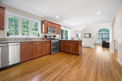 55 Stirling Ave, Hooksett, NH 03106 - photo 4