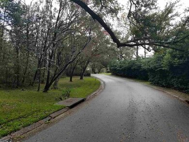 8315 Wilde Lake Rd, Pensacola, FL 32526 - photo 3