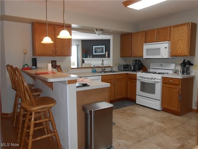 7567 Monterey Bay Dr unit 4, Mentor On the Lake, OH 44060 - photo 4