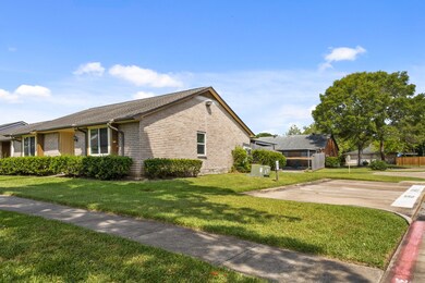 3750 Laura Leigh Dr, Friendswood, TX 77546 - photo 2