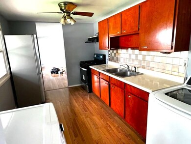 109 Pueblo Rd, Carpentersville, IL 60110 - photo 2