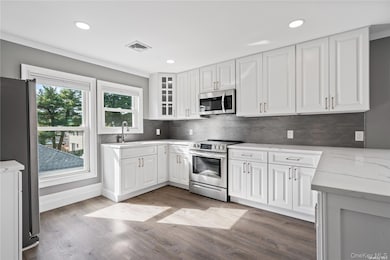 7 Pulaski Rd unit 3, East Northport, NY 11731 - photo 3