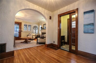 Front Door & Foyer entry into Living Room