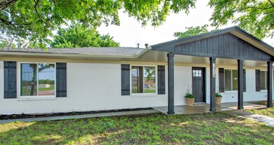 2910 W Crawford St, Denison, TX 75020 - photo 2