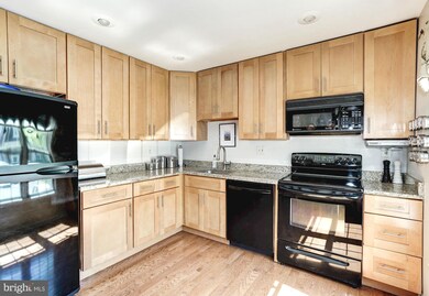 11967 Heathcote Ct, Reston, VA 20191 - photo 6