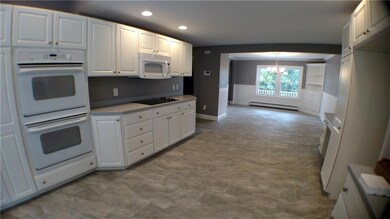 HUGE kitchen with double pantries,...