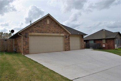7049 Cherokee Crossing W, Warr Acres, OK 73132 - photo 2