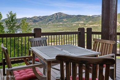 4_Deck-Area_1800x1200_4235154