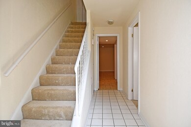 16704 Chowning Ct, Woodbridge, VA 22191 - photo 2